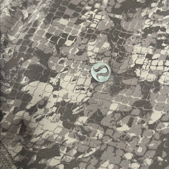 Lululemon Align High-Rise Pant 25" Hideaway Camo Lunar Rock Multi size 8 - Picture 9 of 9